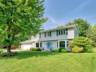 2161 Theresa St, Saint Paul, MN 55120