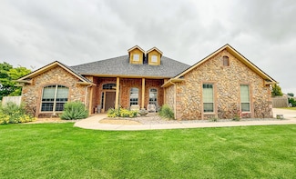 17301 Spring Lake Dr, Canyon, TX 79015