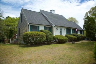 326 Oakmont Rd, Cummaquid, MA 02630