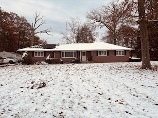 15644 Bay Rd, Wapakoneta, OH 45895