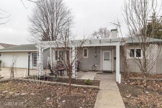 6901 Forest Ct, Windsor Heights, IA 50324