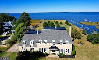 5557 Main St, Chincoteague Island, VA 23336