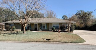 207 Robert Lee Cir, Lafayette, LA 70506