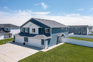 5601 Iron Dr, Bismarck, ND 58503