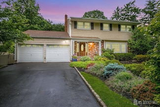 10 Dellview Dr, Edison, NJ 08820