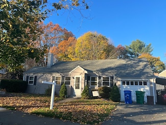 137 Warwick Rd Unit 137, West Newton, MA 02465