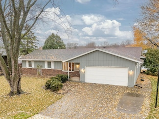 528 Dennis Dr, de Forest, WI 53532