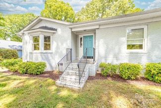 22330 Torrence Chapel Rd, Cornelius, NC 28031