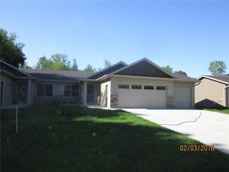 415 7th St SE, Pine Island, MN 55963