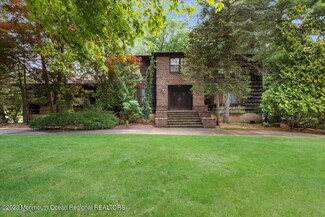 2 Garnet St, Morganville, NJ 07751