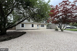 168 Stowaway Rd, Manahawkin, NJ 08050