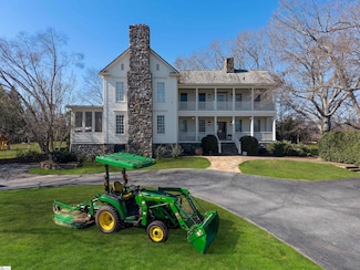 104 Bruce Farm Rd, Simpsonville, SC 29681
