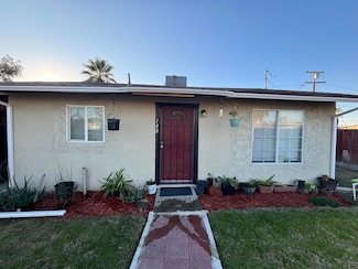 148 Walnut St, Hanford, CA 93230