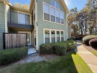 3001 Canyon Point Cir, Roswell, GA 30076