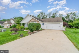 38 Lantern Ln, Shippensburg, PA 17257