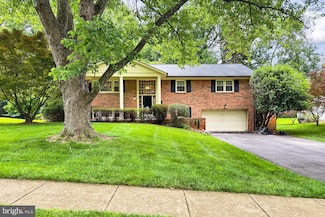 6623 Kennedy Ln, Falls Church, VA 22042