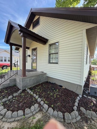 133 S Walnut St, Perryville, MO 63775