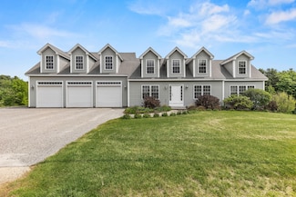 29 Montgomery Rd, Windham, ME 04062