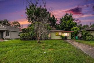 5654 Westover St, Houston, TX 77033