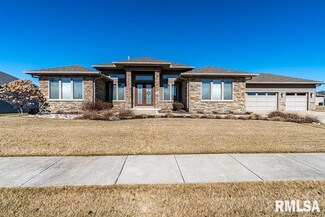 1701 Remington Rd, Pekin, IL 61554