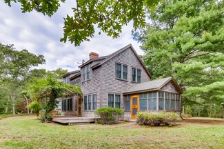 200 Red Coat Hill Rd, Vineyard Haven, MA 02568