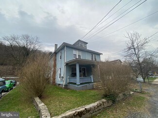 1200 Tharp St, Coal Township, PA 17866