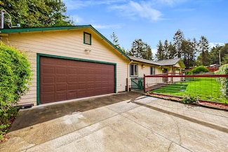 4677 Mitchell Rd, Eureka, CA 95503