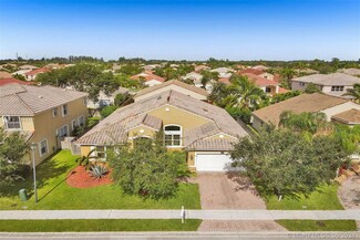 1528 SW 189th Terrace, Pembroke Pines, FL 33029