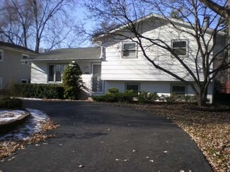 20734 N William Ave, Lincolnshire, IL 60069