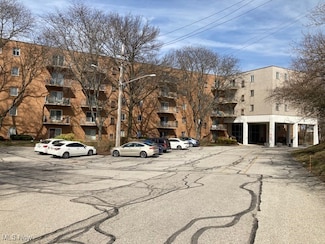 3675 Clague Rd Unit 319, North Olmsted, OH 44070