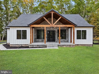 5355 Hillside Dr, Warrenton, VA 20187