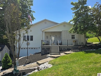 31 2nd St, Kuttawa, KY 42055