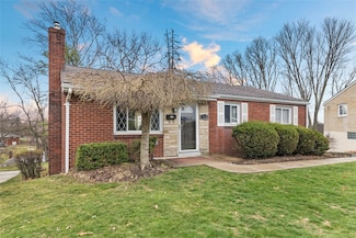 4963 Willow Dr, Pittsburgh, PA 15236