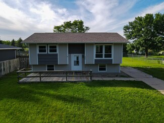 200 S Harmon Dr, Mitchell, SD 57301