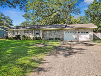 1423 S Main St, Lindale, TX 75771