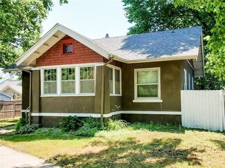1114 N 4th St, Ames, IA 50010