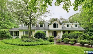 36 Wildwood Rd, Woodcliff Lake, NJ 07677