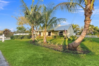2070 NE Arch St, Jensen Beach, FL 34957