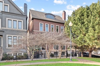 2730 N Hartland Ct, Chicago, IL 60614