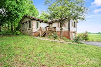 1205 Southwood Dr, Newton, NC 28658