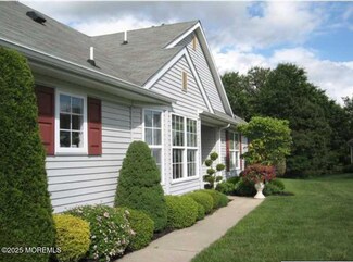 12 Rosewood Ct, Lakewood, NJ 08701