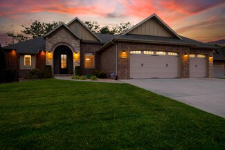 3249 S Victoria Ave, Springfield, MO 65809