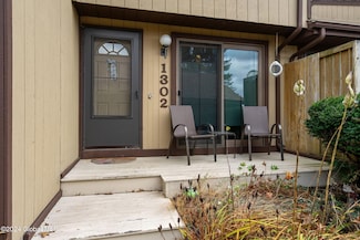 1302 Huntington Ct, East Greenbush, NY 12061