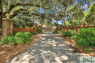 5909 La Roche Ave, Savannah, GA 31406