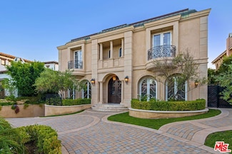 591 S Burlingame Ave, Los Angeles, CA 90049
