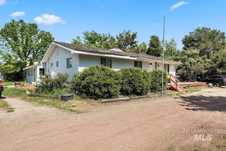 3172 W Beacon Light Rd, Eagle, ID 83616