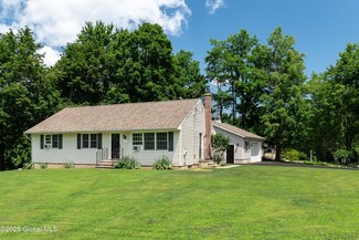 24 Clover Ave, East Greenbush, NY 12061