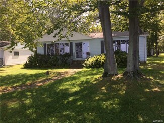 12361 Lake Forest Dr Unit 42, Lyndonville, NY 14098