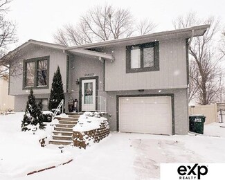 13827 Greenfield Rd, Omaha, NE 68138