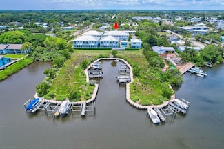 4662 SE Manatee Way, Stuart, FL 34997